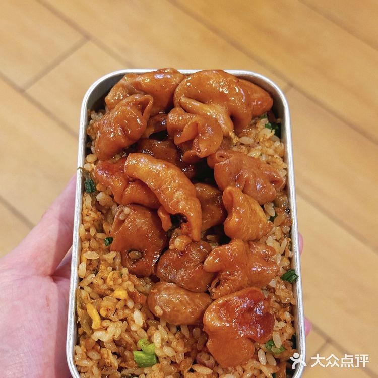 谁懂！竟然在肥肠煲里面吃到“卫生纸”