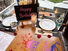 -Mark&Mars Restaurant