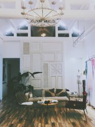 -LaMousse婚纱买手店