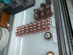 -UNI UNI(环亚凯瑟琳店)