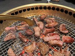 -铭牛烧肉·和牛海鲜自助(高新月牙湖店)