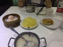 -圣河湾虾饺美食(站前店)