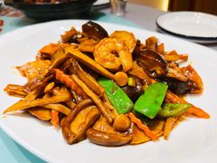 虾仁群菌-添福来墨鱼饺子 · 海鲜东北菜(大连星海·黄浦路店)