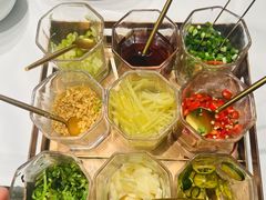 -红鼎豆捞·非遗鲍皇汤火锅(宝丰路店)