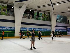 -正佳冰河湾真冰滑冰场