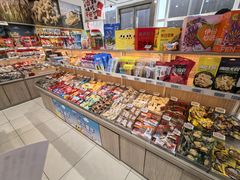 -来伊份(我格广场武宁路店)
