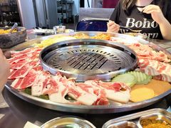 -哈哈碳都·牛肋条无限自助烤肉(台江万达店)