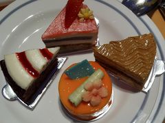 -咖啡苑自助餐厅·中国大饭店