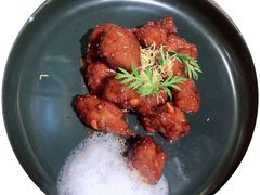 红酒泡沫牛仔粒-荟廷·晶萃(陆家嘴尚悦湾店)