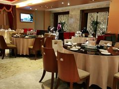 -广州中心皇冠假日酒店·百粤楼