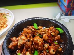 石锅杭椒牛蛙-桂满陇天书(南京德基旗舰店)