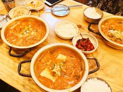 金枪鱼辣白菜汤-金北顺大锅家(신사본점)