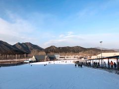 -十三陵雪世界滑雪场