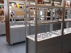 -无奔眼镜·蔡司·依视路授权店(马家堡店)