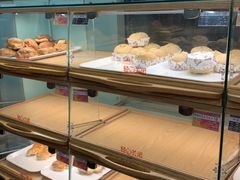 面包甜点陈列柜-新侨三宝乐面包店(崇文门店)