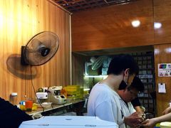 -上海网星眼镜批发·蔡司依视路官方授权(三叶眼镜城店)