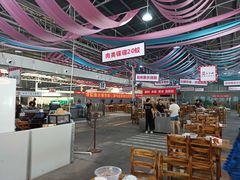 大堂-三千坪超级火锅市场·土灶牛肉火锅