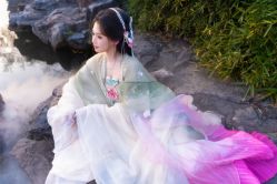 -一揽芳华汉服旗袍体验馆(拙政园店)