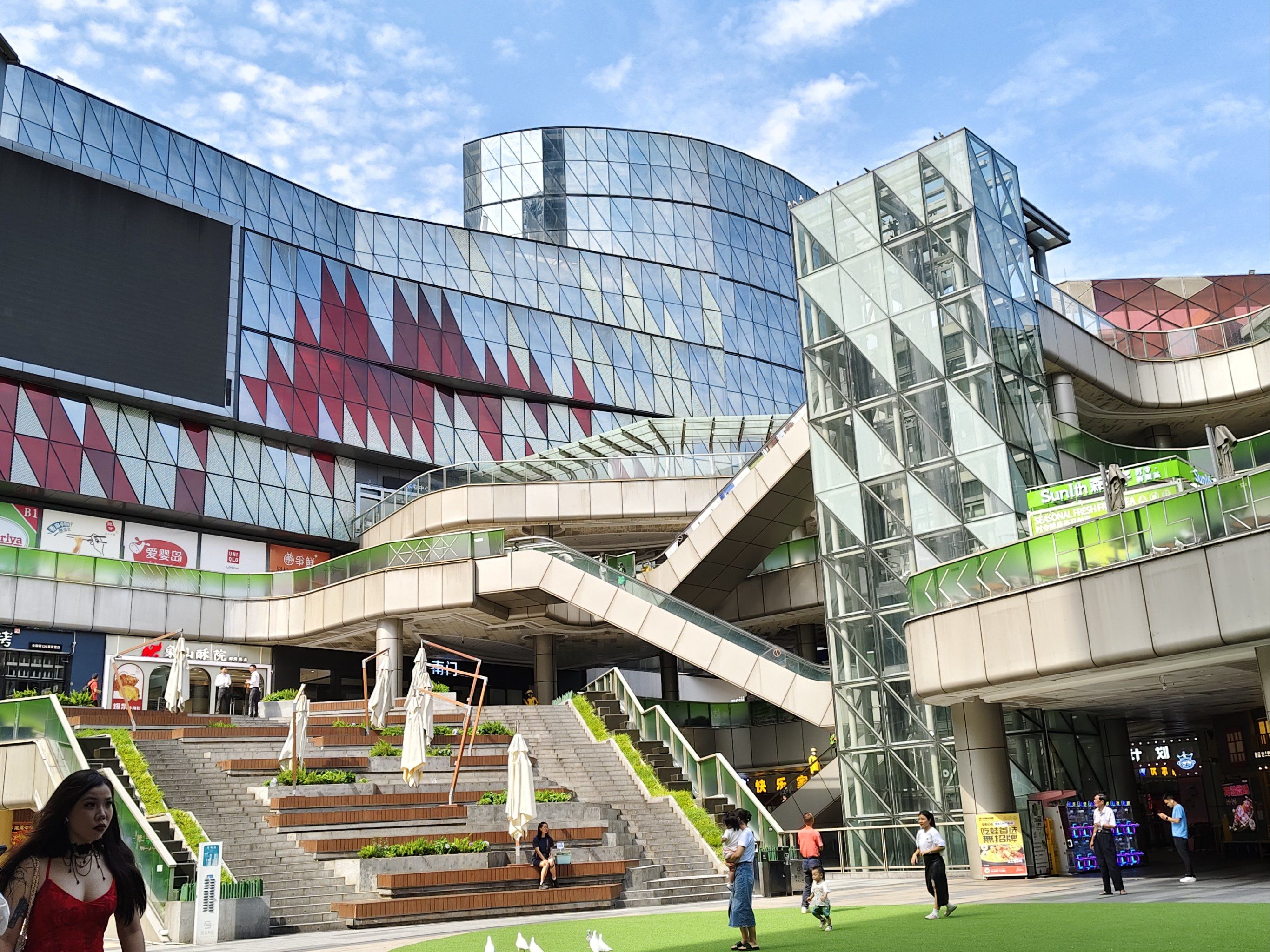 南海万科商场,这个下沉式广场风景真的太好了