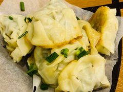 油煎菜肉大馄饨-鴻瑞興面馆(保利时光里店)
