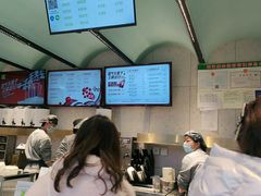 -奈雪的茶(亨特国际广场店)