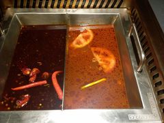 -老牌坊云南鱼豆花火锅(哈西万达店)