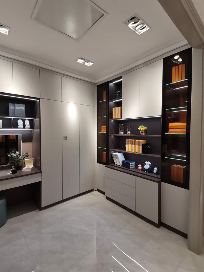 周末闲暇逛装修偶遇中至信全屋定制