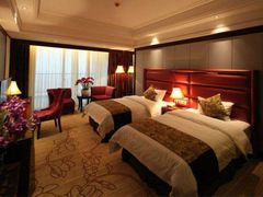 -金孔雀温泉旅游度假村