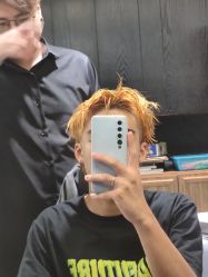 -苑苑发型设计