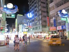 -六合夜市