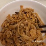 吃一口唇齿生香。梅台巷手工米粉一直坚持这个搭配