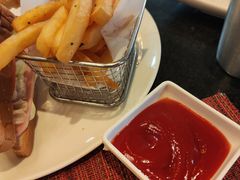 -WOLFGANG PUCK KITCHEN & BAR(迪士尼小镇店)