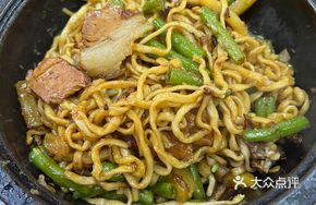 Sauce Beef Noodles