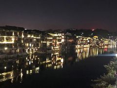 -临江餐馆二楼美食部落