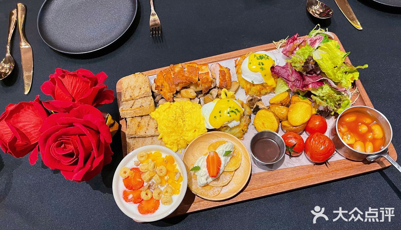 酒吧里的brunch套餐，可以吹爆！