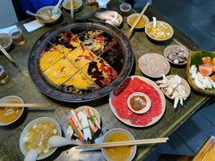 -渝嘴小老弟老火锅(华新村店)