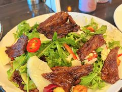 蜜制牛肉配芝麻菜-哈蒙德餐厅