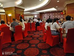 -深圳富苑皇冠假日套房酒店
