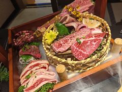 -山川小町·极番烧肉(新地假日广场店)