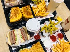 -The Habit Burger Grill 哈比特汉堡(爱琴海店)