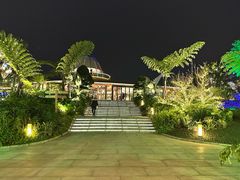 -茅草房·河畔园林火锅