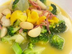 -侬佳蒸菜馆(听潮店)