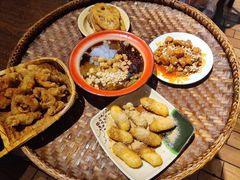 -爆炸头阿姨小四川正宗川味小吃(无任何分店)