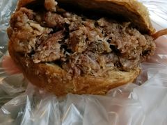 烧饼夹烧牛羊肉-老爆肚满五香烧牛羊肉