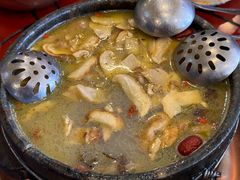 -鲁朗纳麦石锅鸡庄园