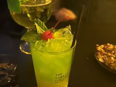 -Mx.cocktail bar