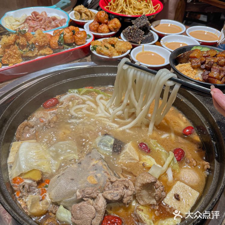 福州首家姜母鸭火锅！味很正！是台湾人在福州开的小店！