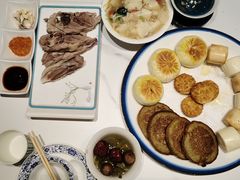 -三江源美食城