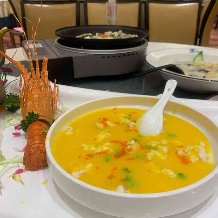 湾仔渔村(九江店)-"环境豪华,菜品绝佳,服务态度超好,比对面.