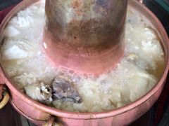 -撮一顿纳西铜火锅